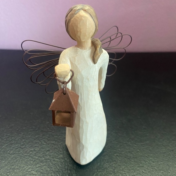 Willow Tree Angel of Hope w/ Lantern - Picture 2 of 8
